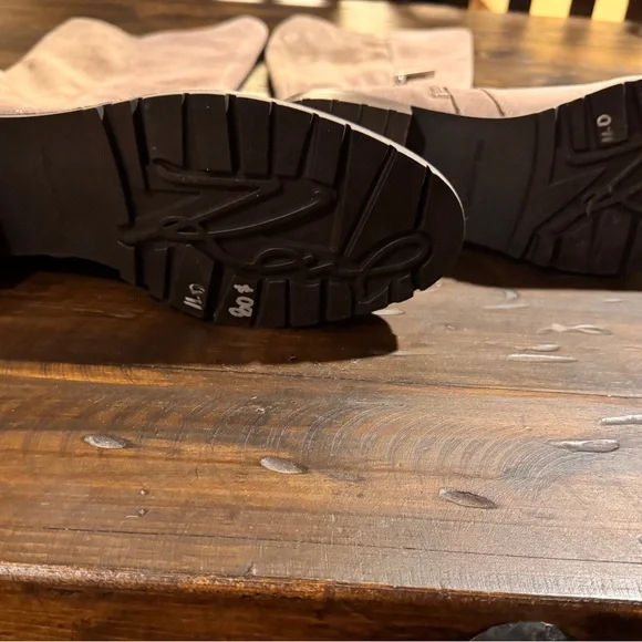 Karl Lagerfeld-Stylish Tan Over the Knee Leather Boots with Chain Accent - Picture 4 of 7